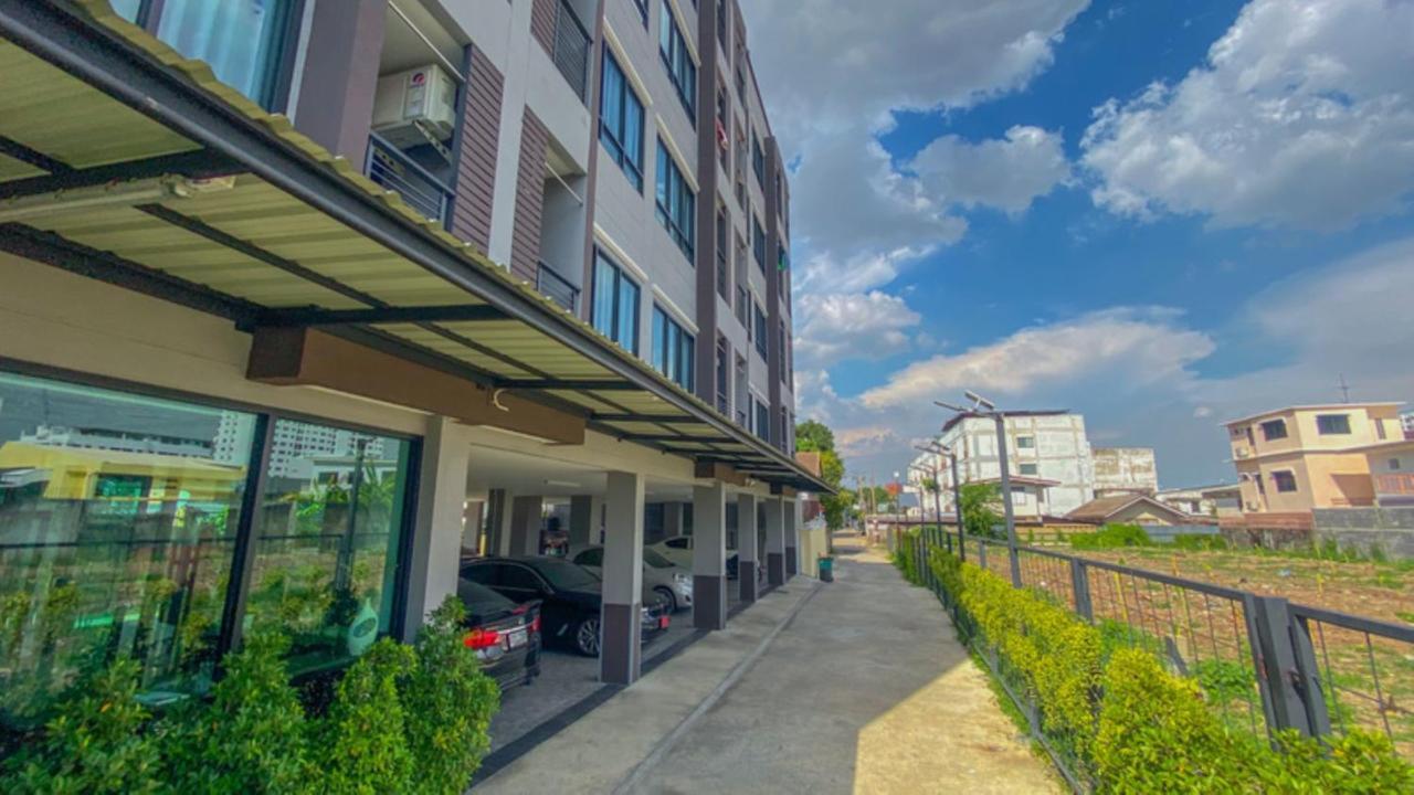 Plearnwan Deluxe Mansion Hotel Bangkok Exterior foto