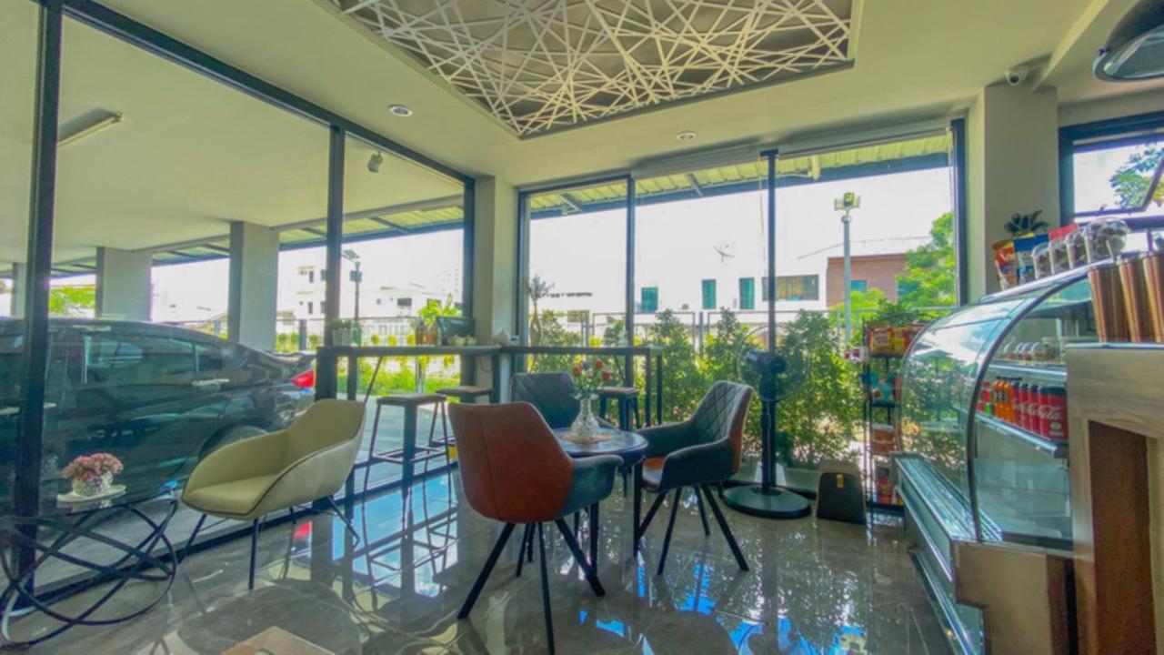 Plearnwan Deluxe Mansion Hotel Bangkok Exterior foto