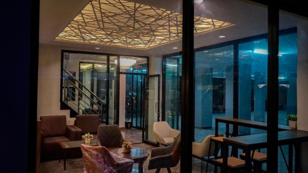 Plearnwan Deluxe Mansion Hotel Bangkok Exterior foto